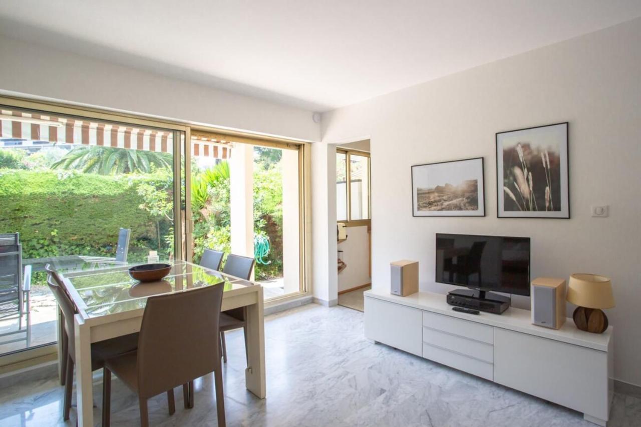 Furnished Air-Conditioned Apartment With Terrace & Parking In A Residential Antibes Exterior photo